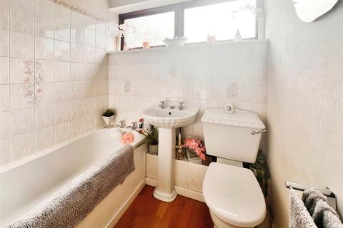 17 Brough Road, Burton-on-trent, DE15 0DH