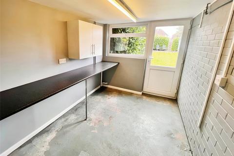 7 Bladon View, Stretton, Burton-on-trent, DE13 0JE