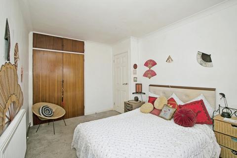 4 Harefield Crescent, Camborne, TR14 8TL