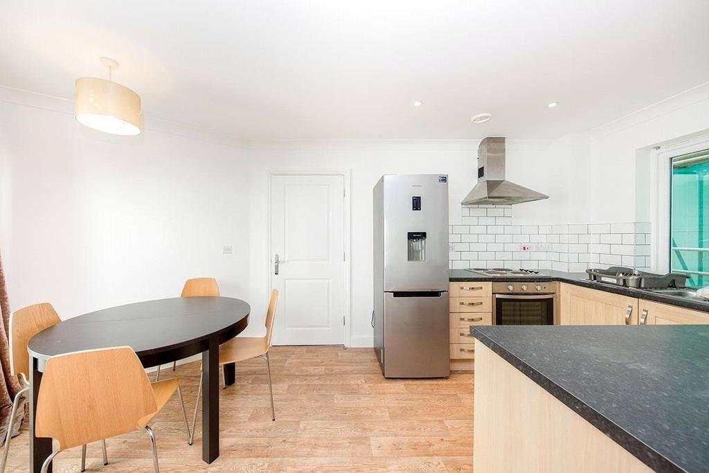 Kitchen/Dining Area