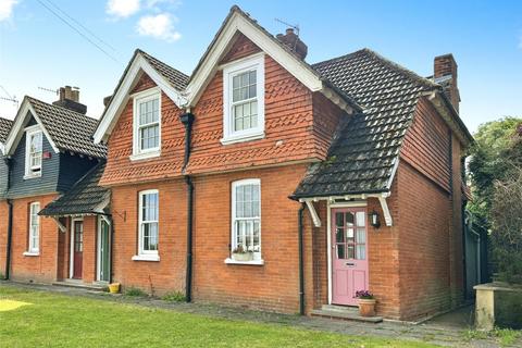 6 The Downs, Chartham, Canterbury, CT4 7PT