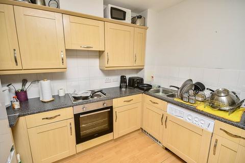 3 bedroom flat to rent, Bingley Court, Kent CT1