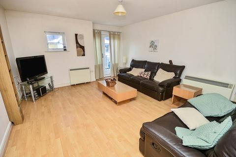 3 bedroom flat to rent, Bingley Court, Kent CT1