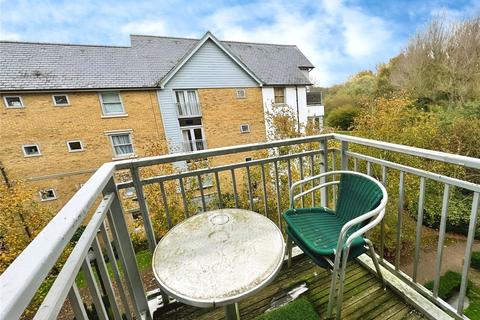 3 bedroom flat to rent, Bingley Court, Kent CT1