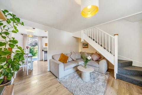 25 Isambard Place, London, SE16 7DA