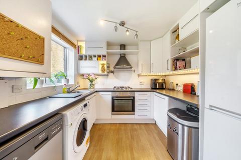25 Isambard Place, London, SE16 7DA