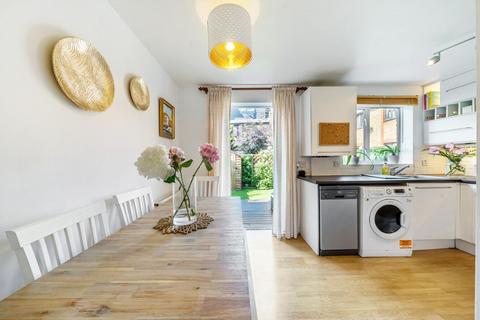25 Isambard Place, London, SE16 7DA