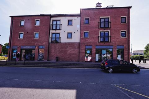 2 bedroom penthouse to rent, King George Court, Carlisle CA4