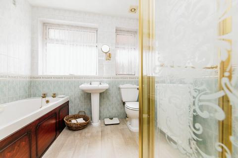 4 Walton Close, High Green, Sheffield, S35 4FJ