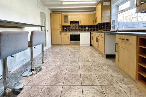 3 bedroom terraced house to rent, Hazelshaw Gardens, Sheffield S35