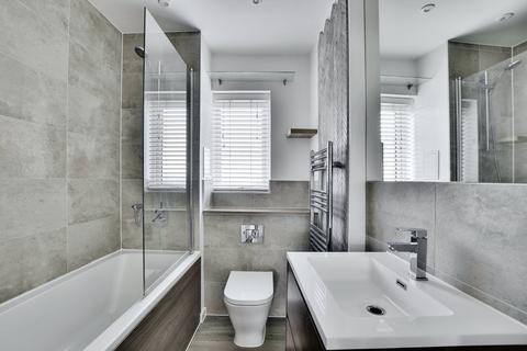 10 Augustus Way, St Marys Island, Chatham, ME4 3AW