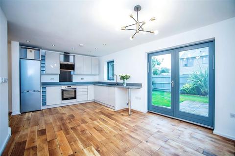 10 Teal Drive, St Marys Island, Chatham, ME4 3EA