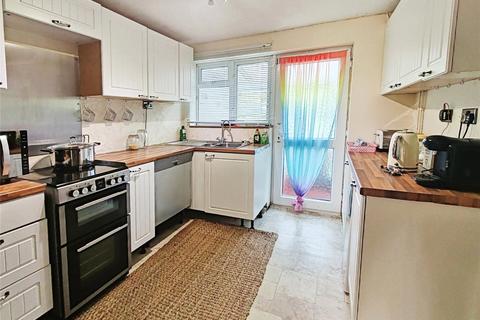 27 Ironside Close, Chatham, ME5 0EL