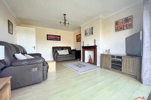 2 bedroom maisonette for sale, Summit Close, Edgware