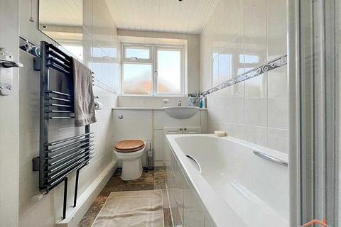 2 Summit Close, Edgware, HA8 6EJ