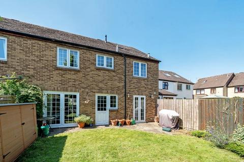 61 Manor Road, Witney, OX28 3UE