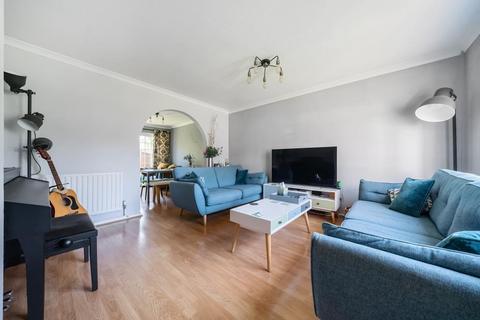 61 Manor Road, Witney, OX28 3UE