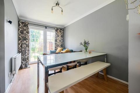 61 Manor Road, Witney, OX28 3UE