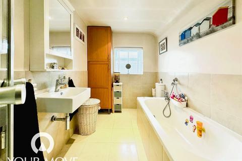 19 Tredegar Road, Dartford, DA2 7AY