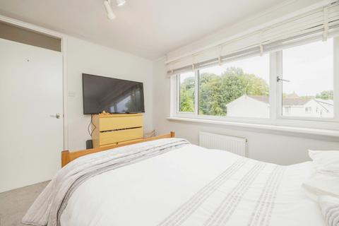 25 Broomieknowe Gardens, Bonnyrigg, EH19 2JE
