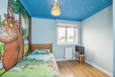 25 Broomieknowe Gardens, Bonnyrigg, EH19 2JE