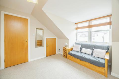 7 Plummer Court, Dalkeith, EH22 1EX