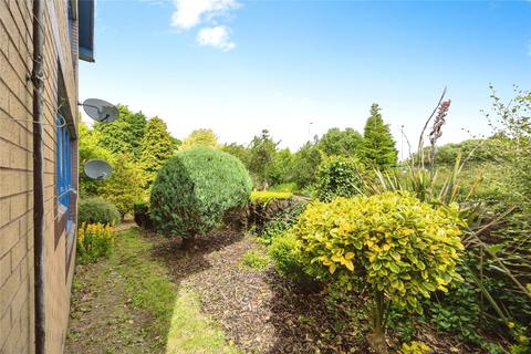 17 Eskview Grove, EH22 1JW