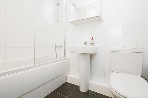 2 bedroom flat for sale, Deanery Court, Durham DL3