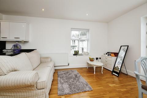 2 bedroom flat for sale, Deanery Court, Durham DL3