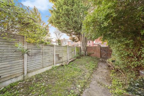 3 bedroom terraced house for sale, Kings Crescent, Doncaster DN12