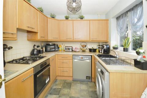24 Harvest Close, Balby, Doncaster, DN4 0NL