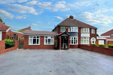 3 bedroom semi-detached house for sale, The Broadway, West Midlands DY1