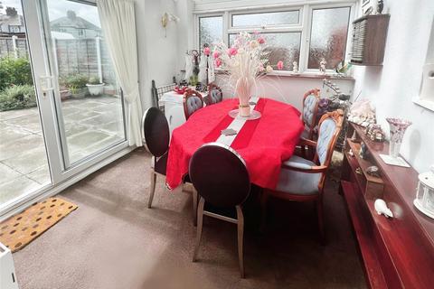 2 Cavell Road, Dudley, DY2 7QZ
