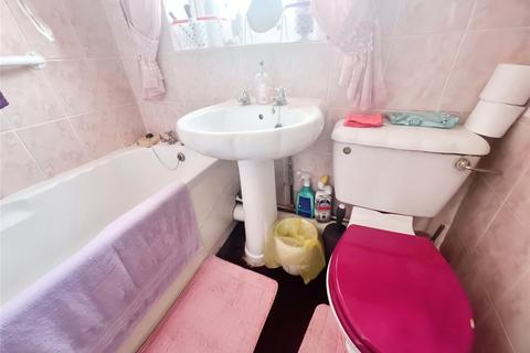 2 Cavell Road, Dudley, DY2 7QZ