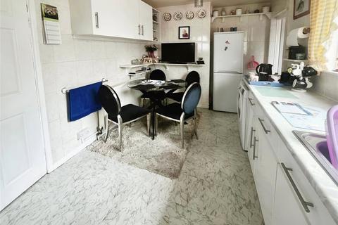 2 Cavell Road, Dudley, DY2 7QZ