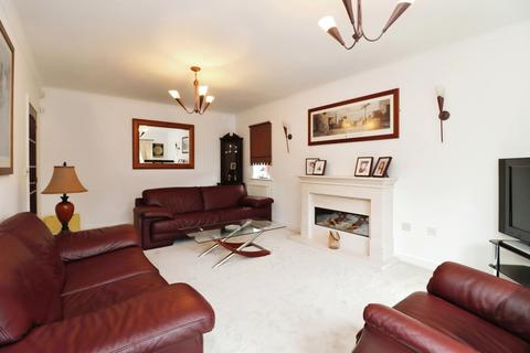 48 Bruce Gardens, Dunfermline, KY11 8HG