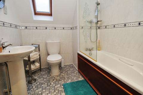 12 Auld Brig View, Auldgirth, Dumfries, DG2 0XE