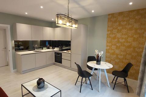 2 bedroom flat for sale, London Road, Camberley GU15