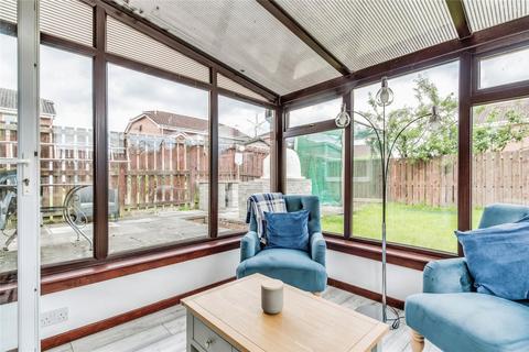 14 Ambleside Gardens, Dundee, DD3 0AN