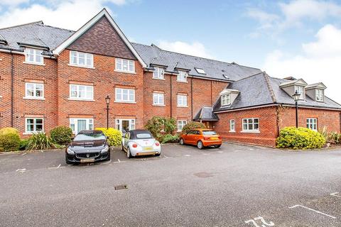 2 bedroom flat for sale, Albany Court Albany Place, Surrey TW20