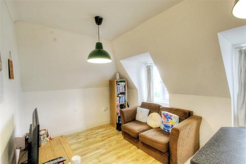 1 bedroom flat for sale, Station Road, Surrey TW20