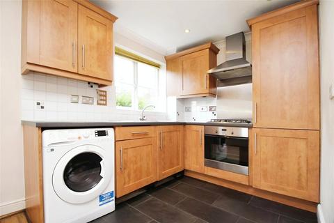 1 bedroom flat for sale, Bond Street, Egham TW20