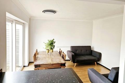 undefined, Cherrywood Avenue, Egham TW20