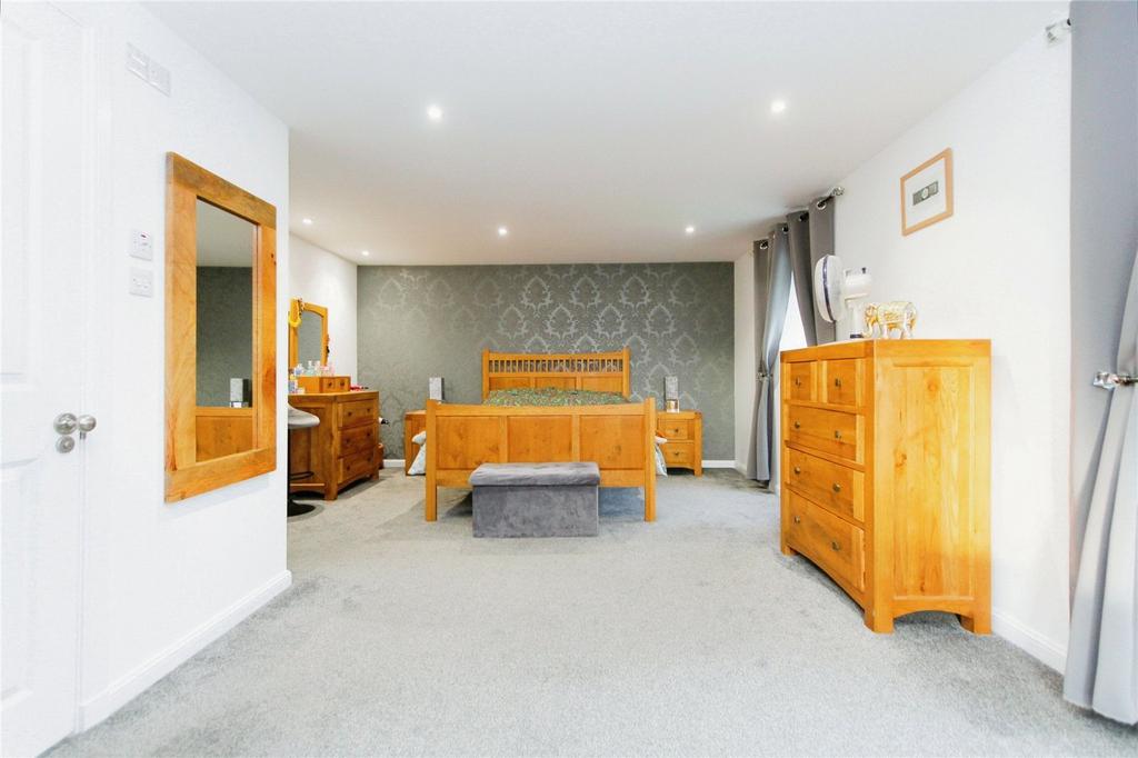 Main Bedroom