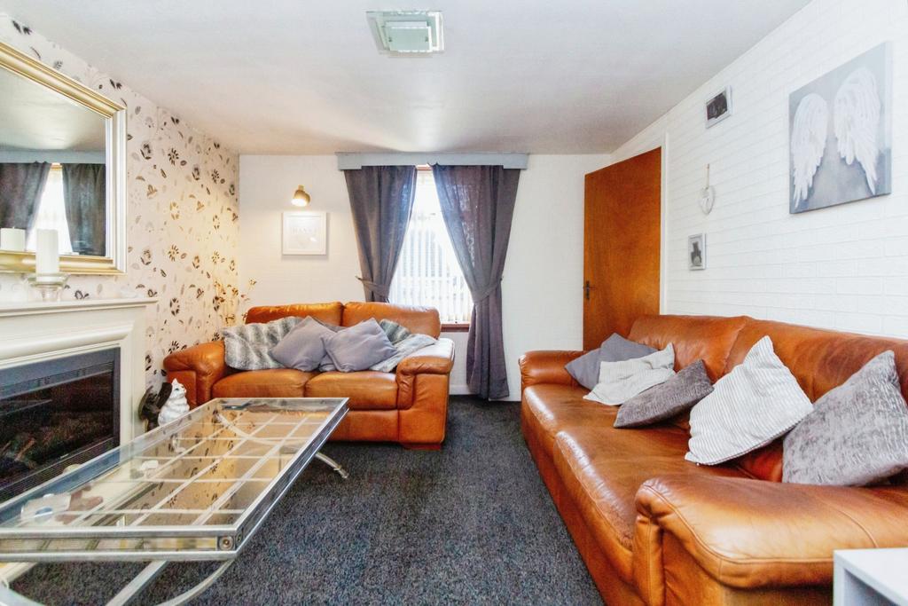 Springfield Road, Moray IV30 2 bed terraced house for sale £90,000