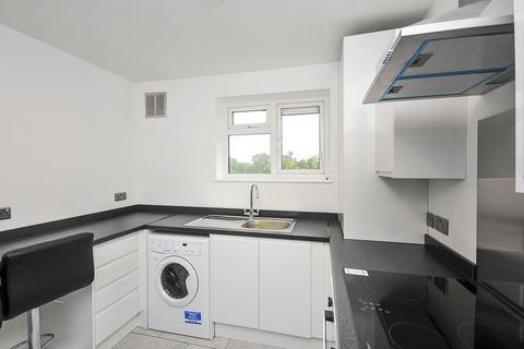 2 bedroom flat for sale, Ravens Way, London SE12