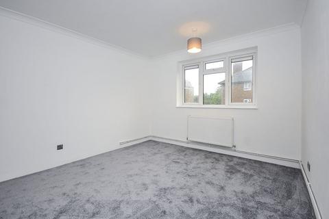 2 bedroom flat for sale, Ravens Way, London SE12