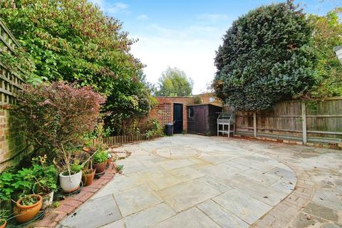 37 Court Yard, London, SE9 5PR
