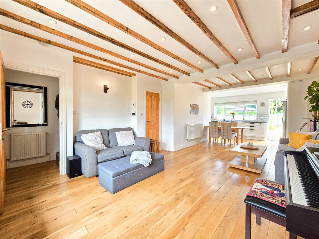 Bright &amp; Spacious