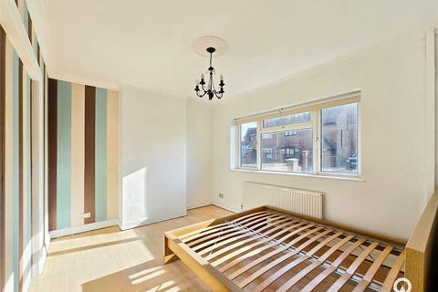 55 Littlemede, London, SE9 3ED